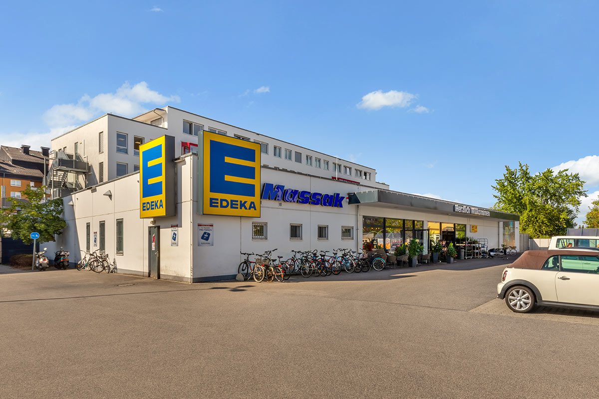 Das Foto zeigt einen Edeka-Lebensmitteleinzelhandel in Bamberg