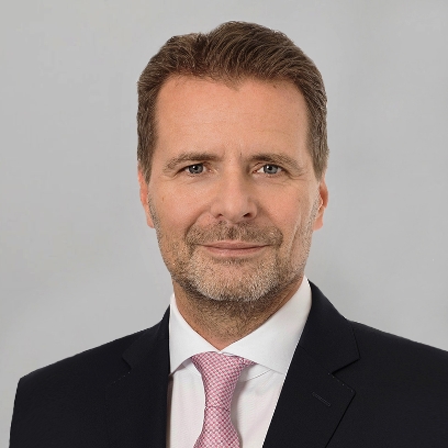 The portrait photo of Ulrich Graebner, member of the Supervisory Board of Hamborner REIT AG
